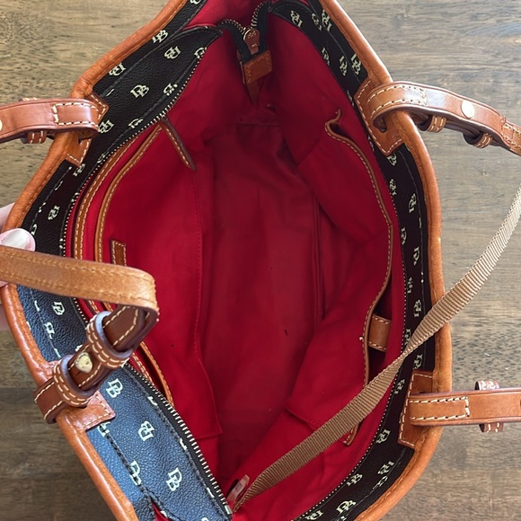 Dooney & Bourke. Medium shoulder bag - Picture 4 of 6